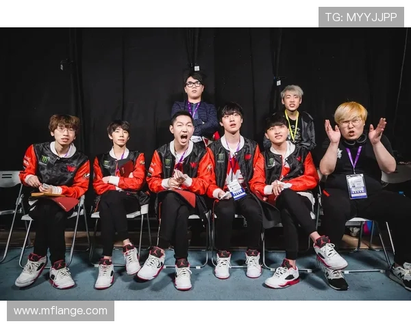 WE战队以62分领跑世界大师赛积分榜争夺激烈各队奋勇争先